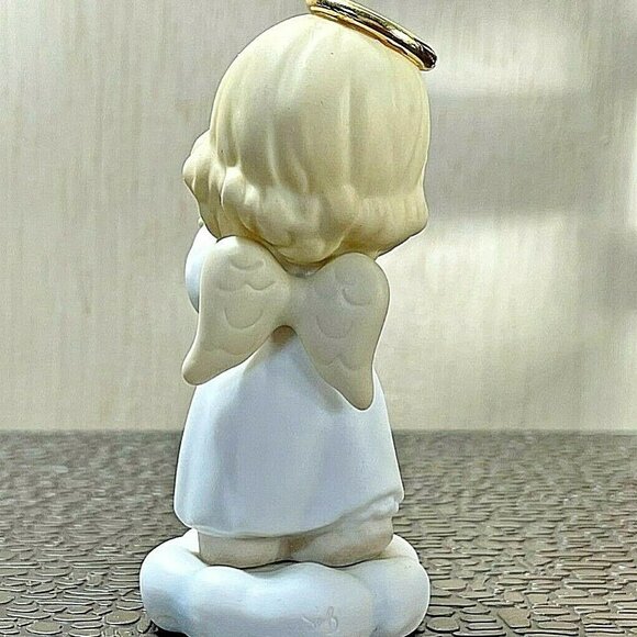 Precious Moments “Little Moments August” Birthday Angel (Item #261319, 1996) - Picture 6 of 9